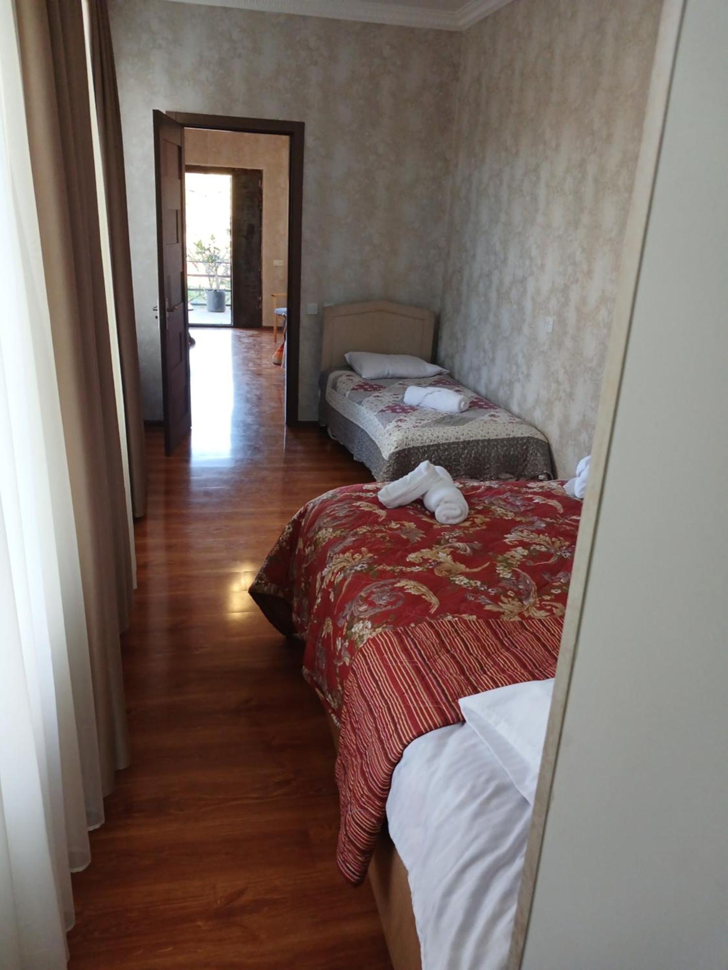 Guest House Nano Martvili Eksteriør billede